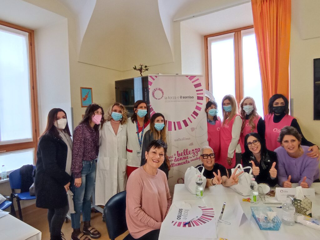 Laboratori di bellezza gratuiti per donne con tumore: l'iniziativa a Carmagnola (Torino)